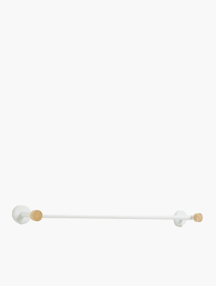 Resistant to rust, scratches, peeling & fading High quality stainless steel Can be quickly and easily mounted in any bathroom Do not install on rough and uneven walls Dimensions: 63 cm L Colour : White