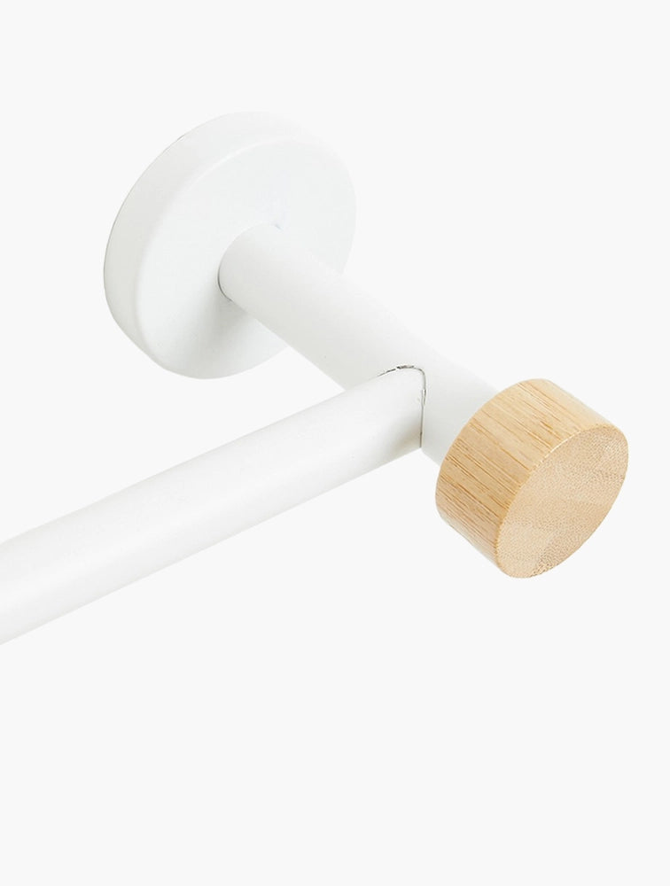 Resistant to rust, scratches, peeling & fading High quality stainless steel Can be quickly and easily mounted in any bathroom Do not install on rough and uneven walls Dimensions: 63 cm L Colour : White